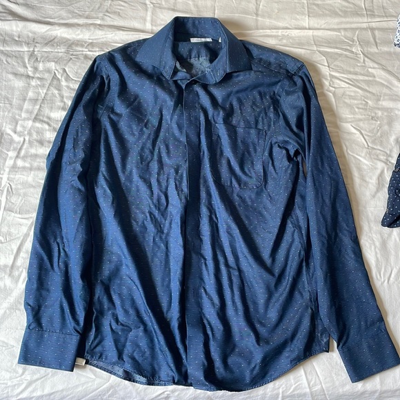 Calvin Klein baby blue dress shirt with faint white lines - Picture 1 of 3